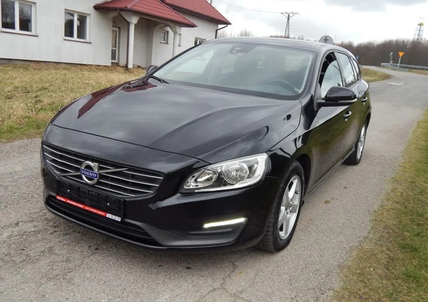 Volvo V60 cena 33900 przebieg: 219000, rok produkcji 2014 z Drohiczyn małe 121